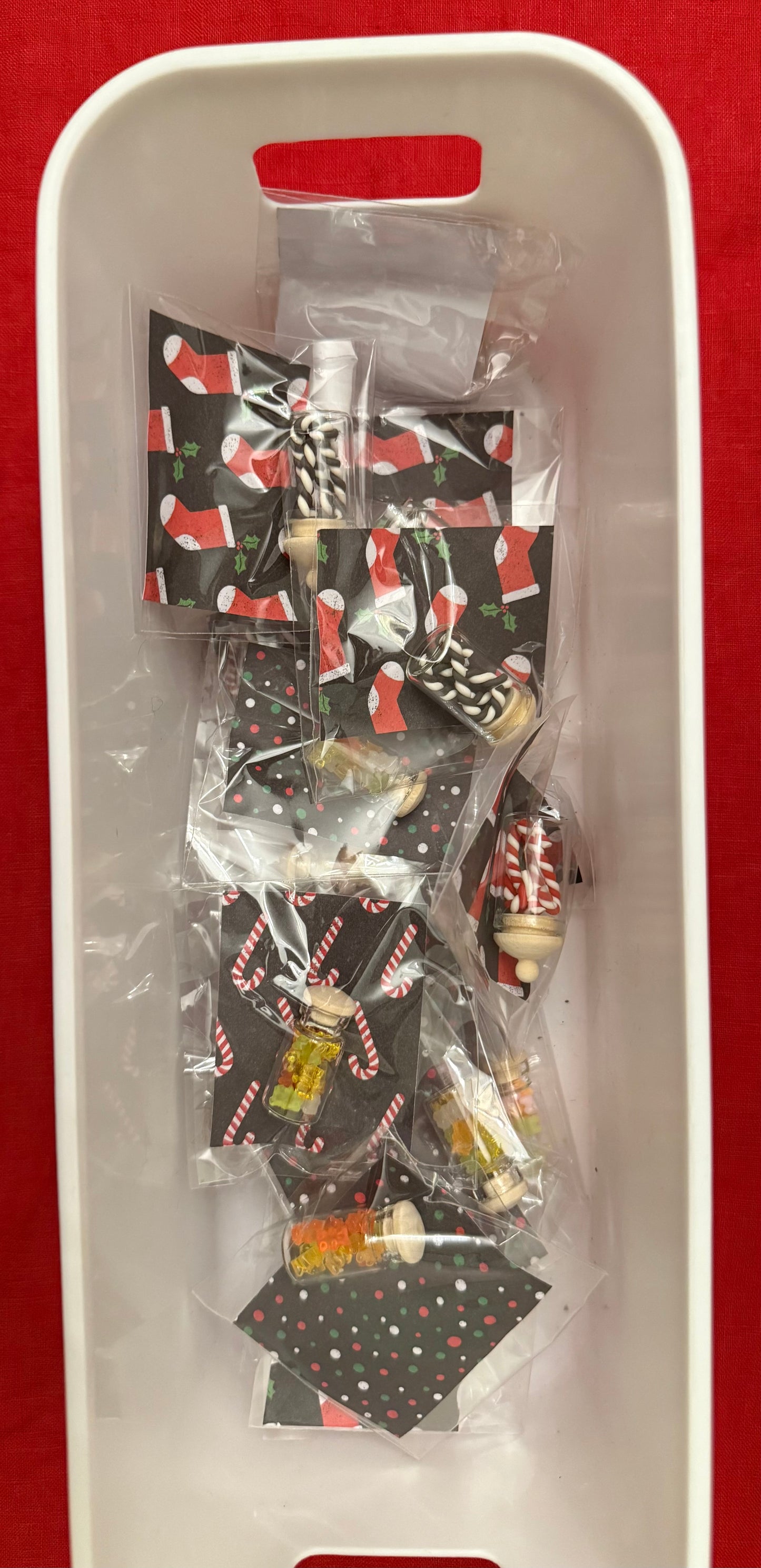 * SALE * Christmas Pop-up Shop - mini festive treats, interior’s & gifts for Sindy Dioramas