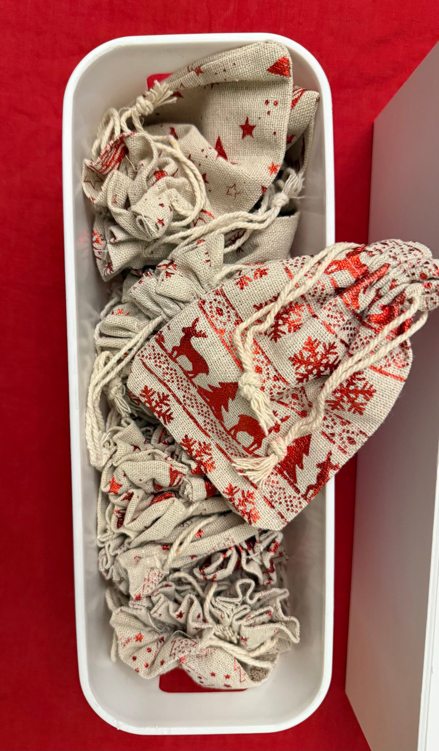 * SALE * Christmas Pop-up Shop - mini festive treats, interior’s & gifts for Sindy Dioramas