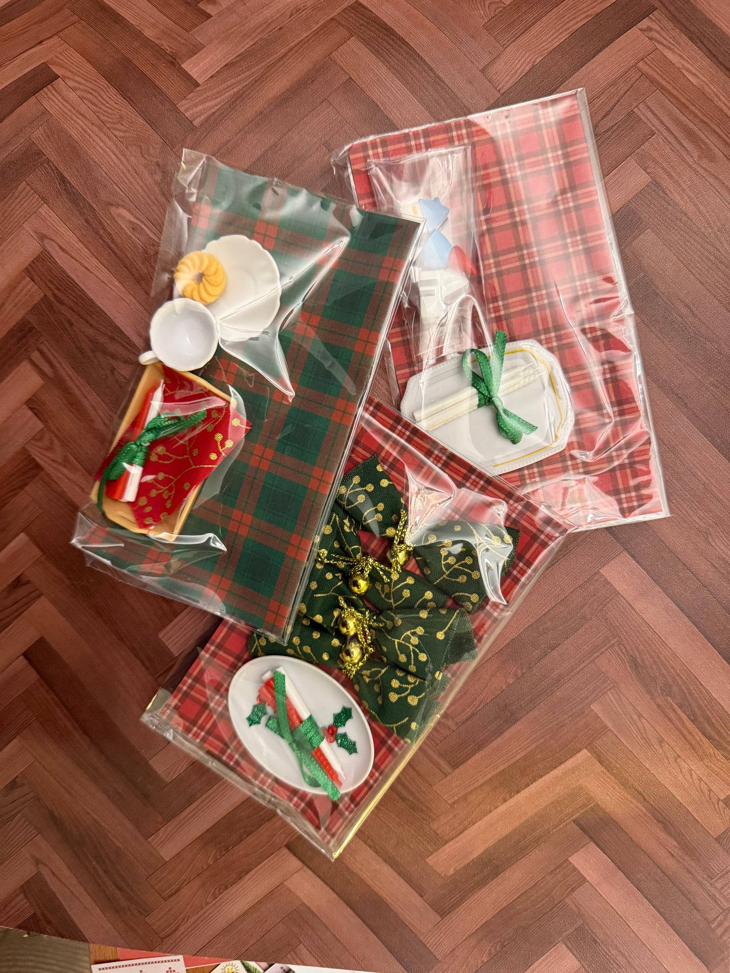 * SALE * Christmas Pop-up Shop - Mini festive treats, interiors and gifts for Sindy Dioramas